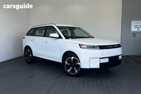 White 2026 Jaecoo J5 Wagon Summit Ev