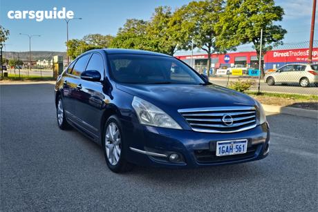 Blue 2010 Nissan Maxima Sedan 350 St-S