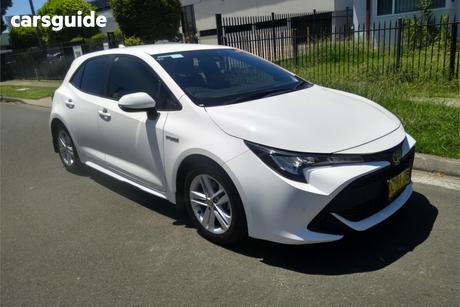White 2021 Toyota Corolla Hatchback Ascent Sport