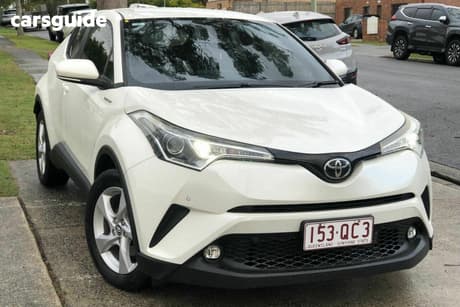White 2017 Toyota C-HR Wagon (Awd)