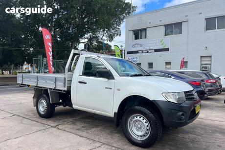 White 2011 Mitsubishi Triton Ute Tray