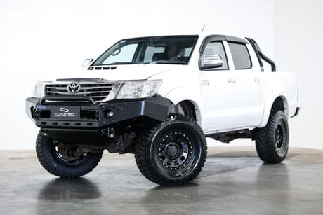 White 2014 Toyota Hilux Dual Cab Pick-up Sr5 (4X4)
