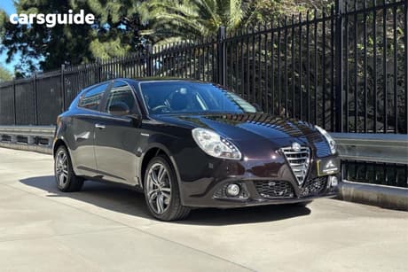 Black 2014 Alfa Romeo Giulietta Hatchback Distinctive