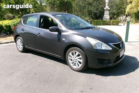 Grey 2015 Nissan Pulsar Hatchback St