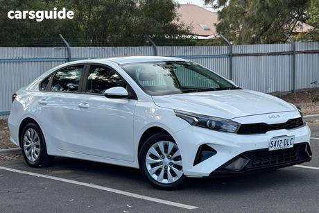 White 2024 Kia Cerato Sedan S