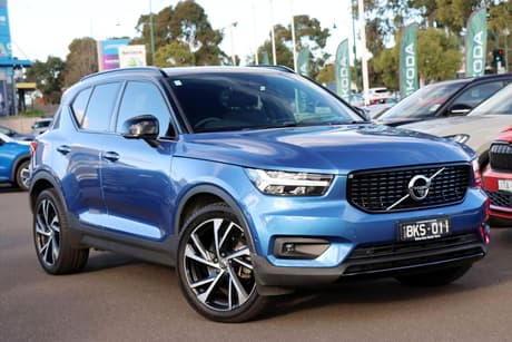 Blue 2020 Volvo XC40 Wagon T5 R-Design (Awd)