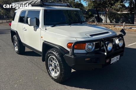 White 2012 Toyota FJ Cruiser Wagon