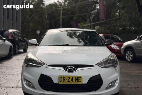 White 2012 Hyundai Veloster Coupe +
