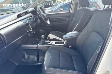 White 2022 Toyota Hilux Double Cab Chassis Sr (4X4)