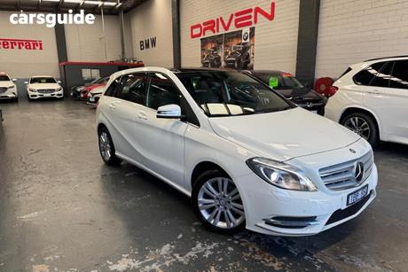 White 2014 Mercedes-Benz B200 Hatchback