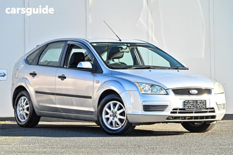 Silver 2006 Ford Focus Hatchback Cl