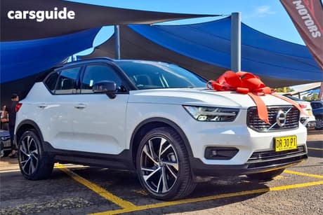 White 2020 Volvo XC40 Wagon T5 R-Design (Awd)
