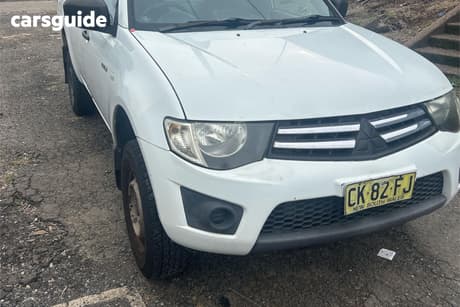 White 2010 Mitsubishi Triton Cab Chassis Glx