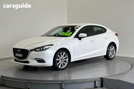 White 2018 Mazda 3 Sedan Sp25