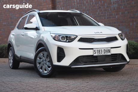 White 2022 Kia Stonic Wagon S