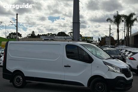 White 2016 Renault Trafic Van Lwb