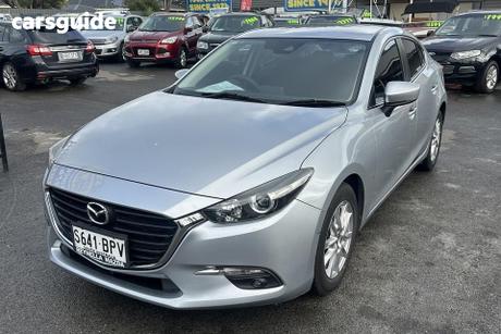 Silver 2017 Mazda 3 Sedan Maxx