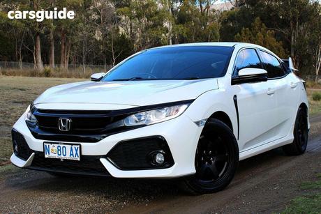 White 2018 Honda Civic Hatchback Vti-L
