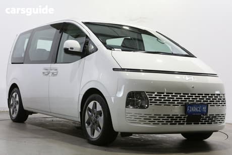 White 2025 Hyundai Staria Wagon