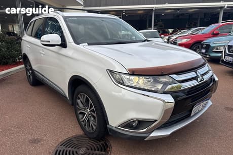 White 2017 Mitsubishi Outlander Wagon Ls Safety Pack (4X4) 7 Seats