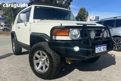 White 2015 Toyota FJ Cruiser Wagon