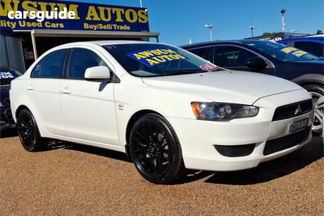 White 2011 Mitsubishi Lancer Sedan Es