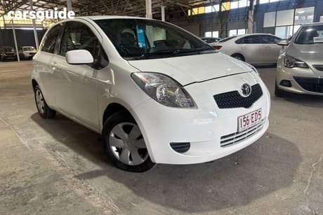 White 2008 Toyota Yaris Hatchback Yr