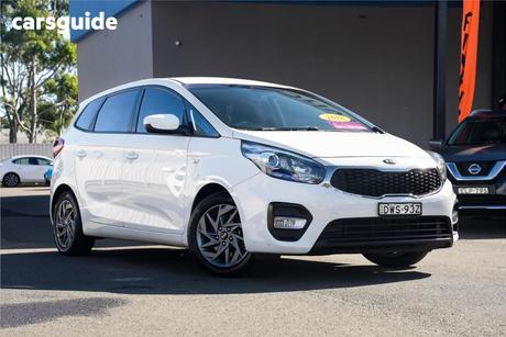 White 2018 Kia Rondo Wagon Si
