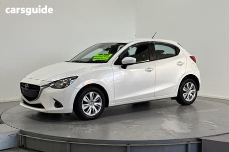 2017 Mazda 2 Sedan Neo