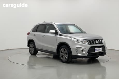Silver 2023 Suzuki Vitara Wagon