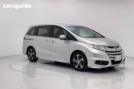 Silver 2015 Honda Odyssey Wagon Vti-L