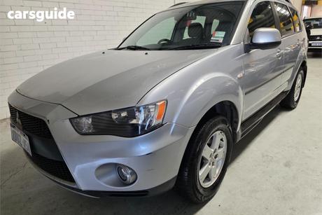 Silver 2012 Mitsubishi Outlander Wagon Ls (Fwd)