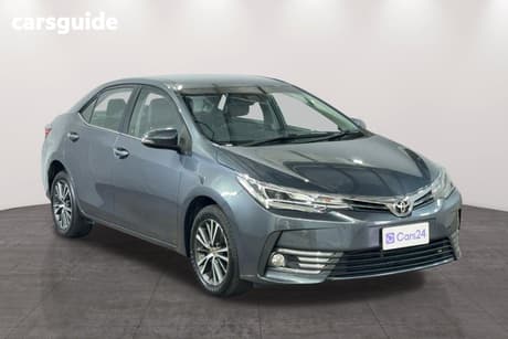 White 2019 Toyota Corolla Sedan Zr