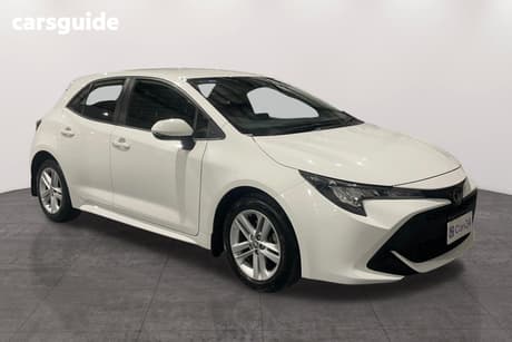 White 2021 Toyota Corolla Hatchback Ascent Sport