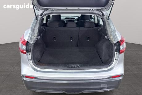 Silver 2019 Nissan Qashqai Wagon St