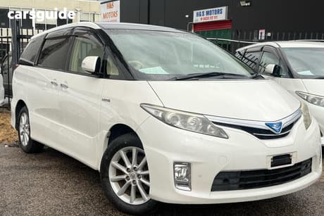 White 2013 Toyota Estima Wagon