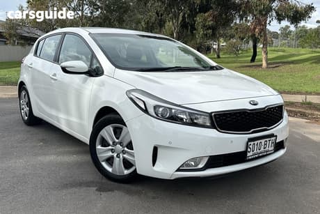 White 2017 Kia Cerato Hatchback S