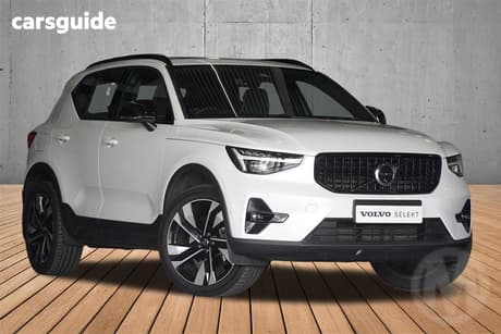 White 2025 Volvo XC40 Wagon Ultra B4 Dark