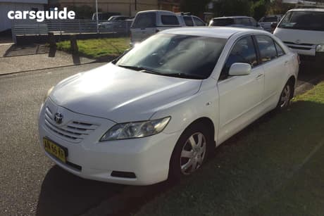 White 2007 Toyota Camry Sedan Altise