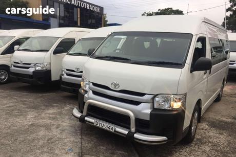 White 2018 Toyota HiAce Bus Commuter (12 Seats)