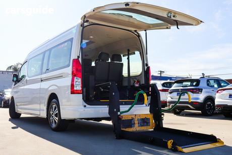 White 2021 Toyota HiAce Bus Slwb Commuter Gl (12 Seats)