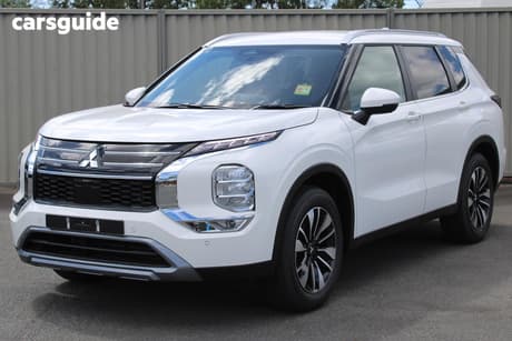White 2025 Mitsubishi Outlander Wagon Ls 7 Seat (Awd)