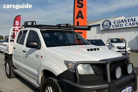 White 2014 Toyota Hilux Double Cab Chassis Sr (4X4)