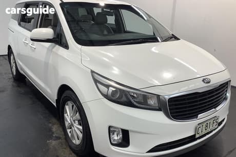 White 2016 Kia Carnival Wagon Si