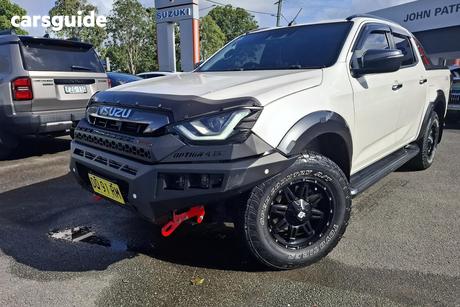 White 2022 Isuzu D-MAX Crew Cab Utility X-Terrain (4X4)