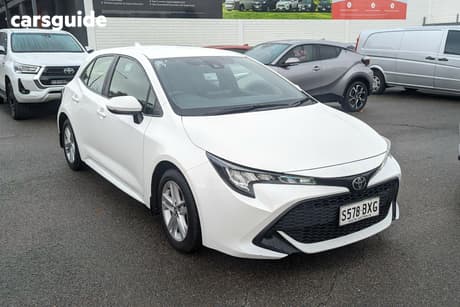 White 2018 Toyota Corolla Hatchback Ascent Sport