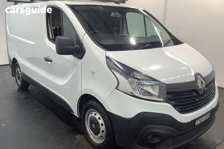 White 2018 Renault Trafic Van Swb