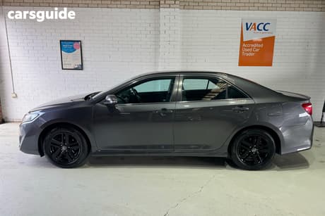 Grey 2014 Toyota Camry Sedan Rz S.E.