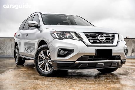 Silver 2018 Nissan Pathfinder Wagon St-L (4X2)