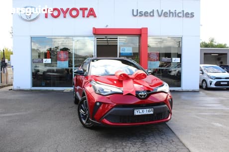 Black 2022 Toyota C-HR SUV
